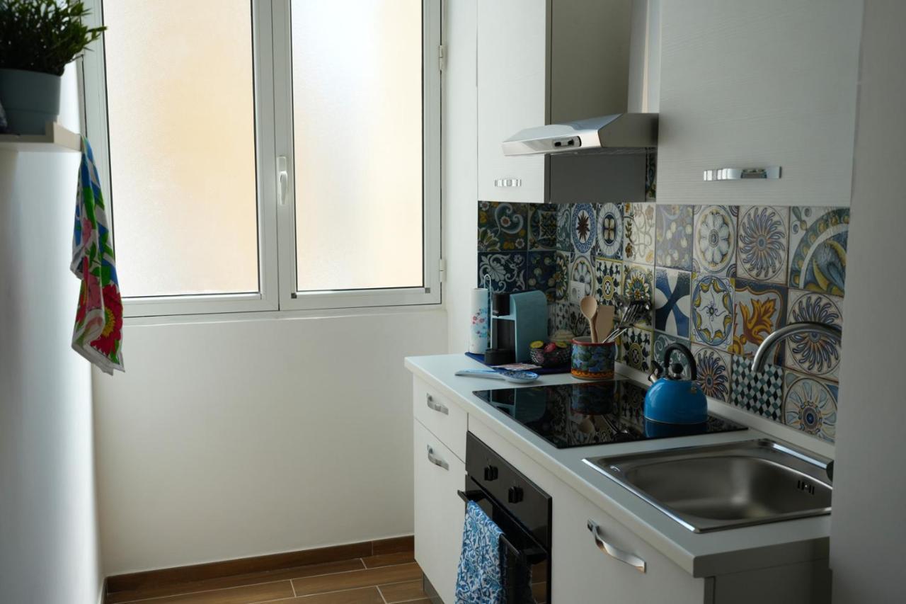 Palazzo Manzoni Apartments Bari Habitación foto