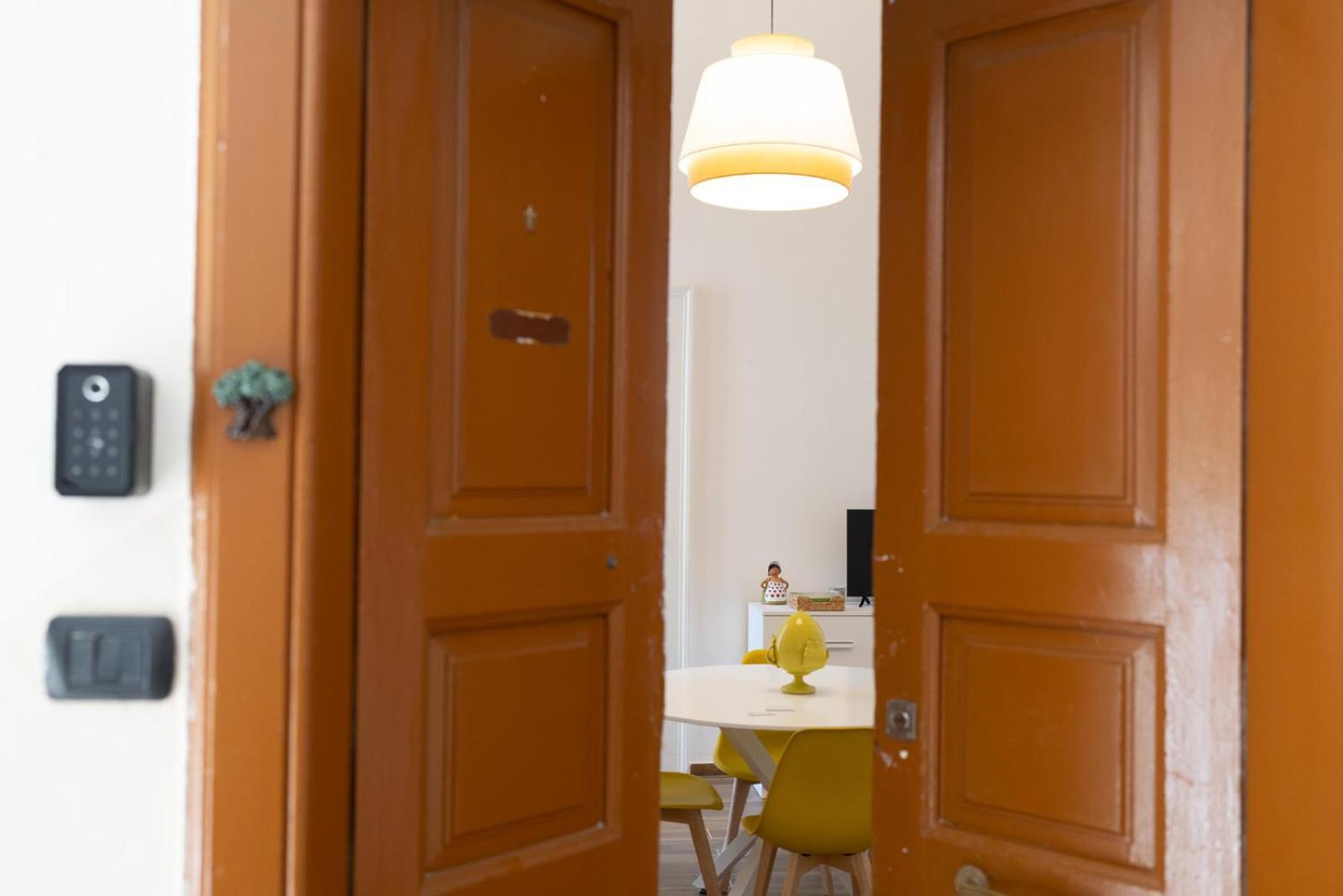 Palazzo Manzoni Apartments Bari Habitación foto