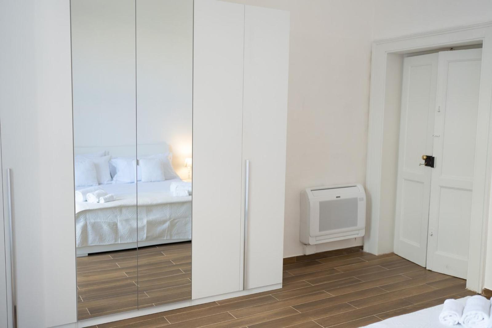 Palazzo Manzoni Apartments Bari Habitación foto